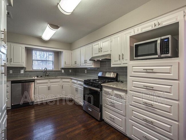 Building Photo - 3852 Westminster Dr