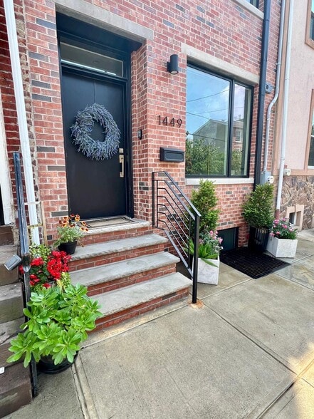 Primary Photo - 1449 N 4th St