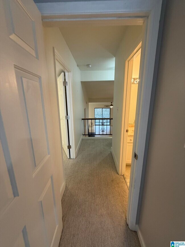 Building Photo - 118 W Green