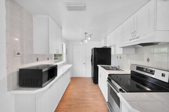 Building Photo - 4851 Kirby Loop Rd