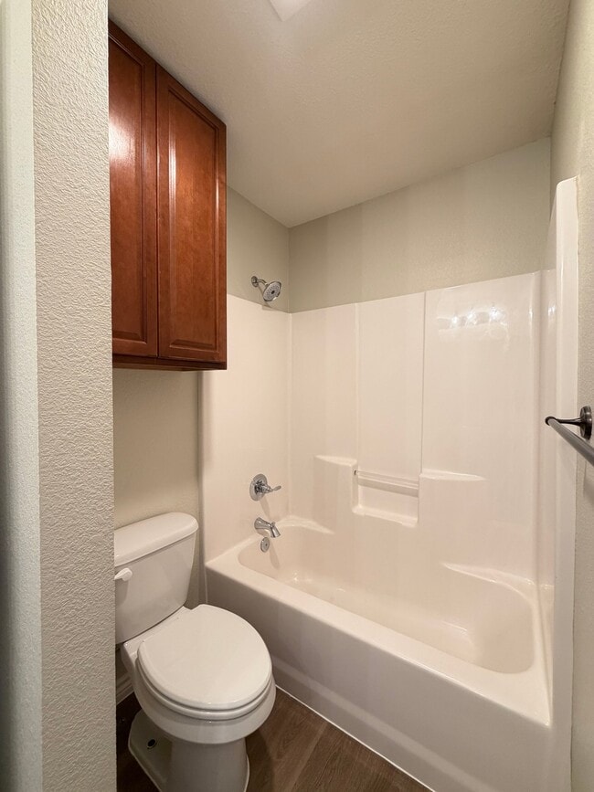 Building Photo - 5203 Graceland Dr