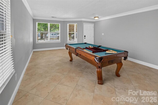 Building Photo - 10745 Glenluce Ave