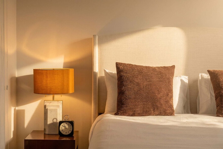 Building Photo - 3 E 9th St