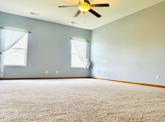 Building Photo - Spring Valley Location! Beautiful Single-Family Home