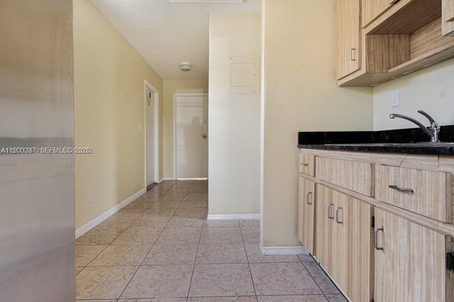 Building Photo - 805 NW 3rd Terrace