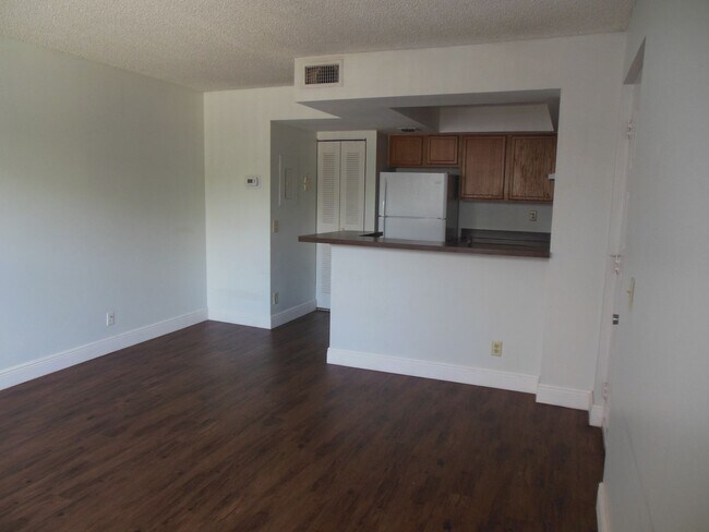 Building Photo - ONE BEDROOM ONE BATHROOM! WATERFRONT COMMU...