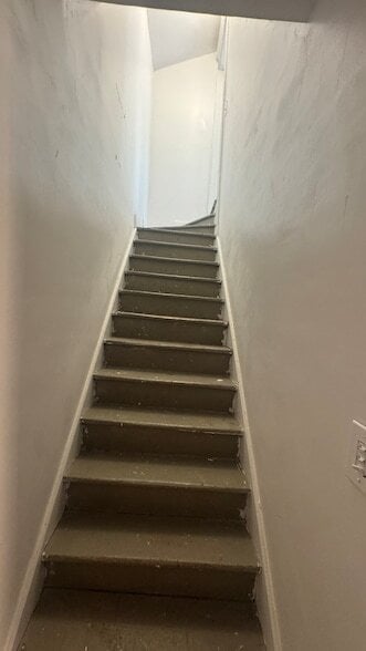 Building Photo - 2817 Gabriel Ave