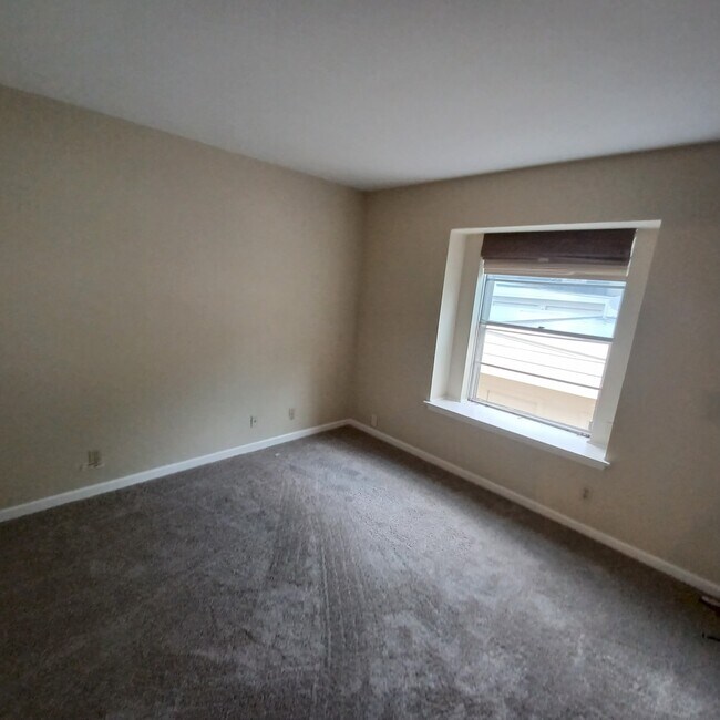 Building Photo - 3424 Northmoor St