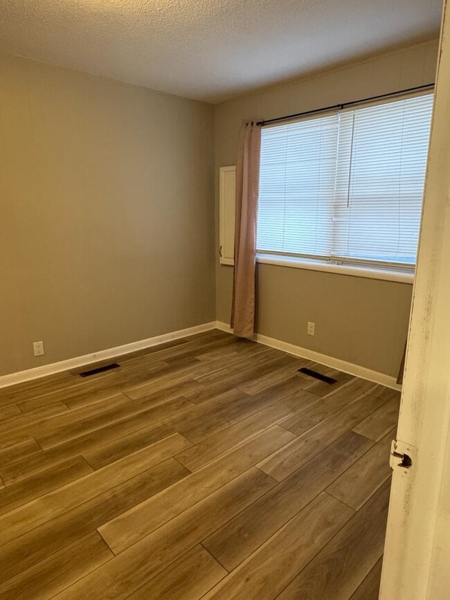 Building Photo - 5111 Cleveland Ave