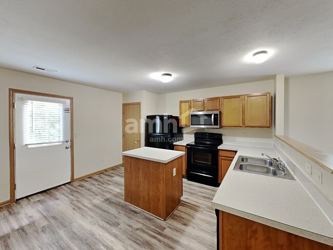 Building Photo - 439 Wellsleyglen Dr