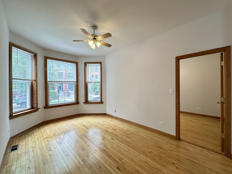 Building Photo - 843 N Maplewood Ave