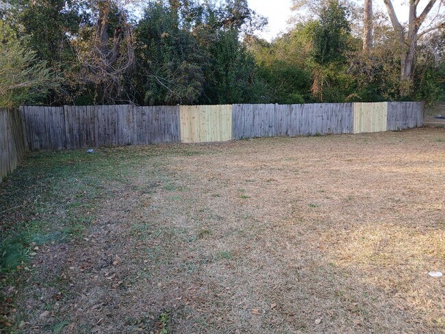 Building Photo - 2813 King St