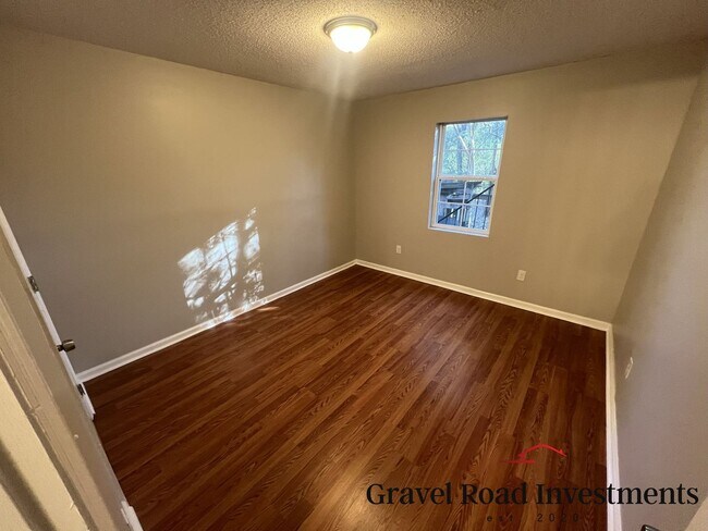 Building Photo - 815 41st Ave E