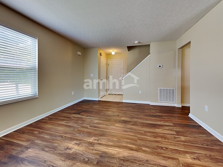 Building Photo - 320 Hennepin Dr