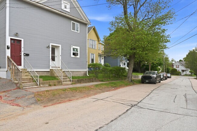 Building Photo - 37-39 Mead Street