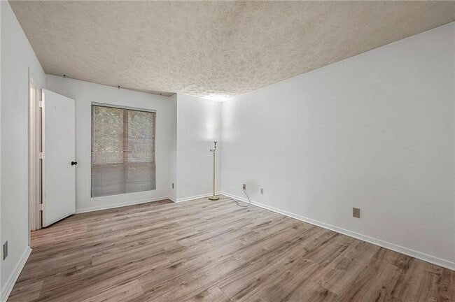 Building Photo - 1306 McClelen Way