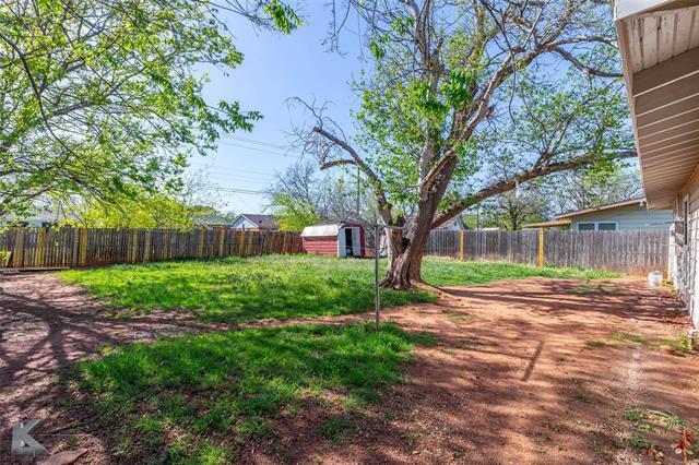 Building Photo - 2326 N Mockingbird Ln