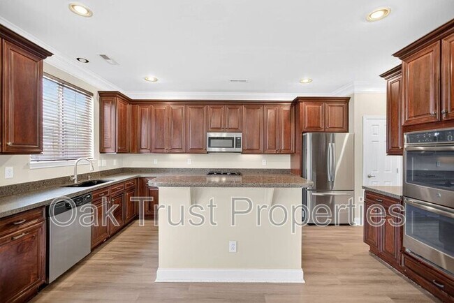 Building Photo - 7018 Bellflower Ln
