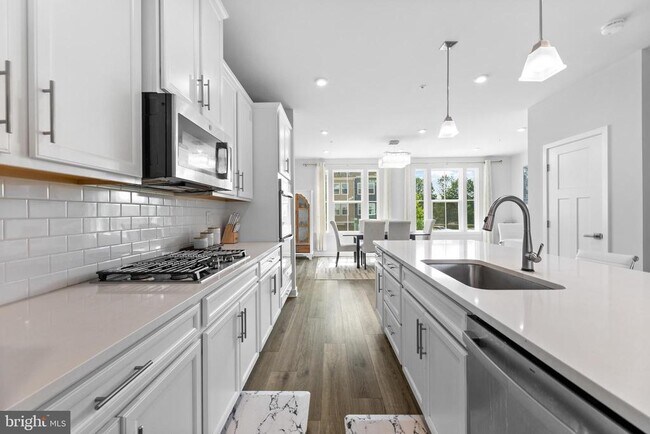 Building Photo - 56 Dolcie Ln