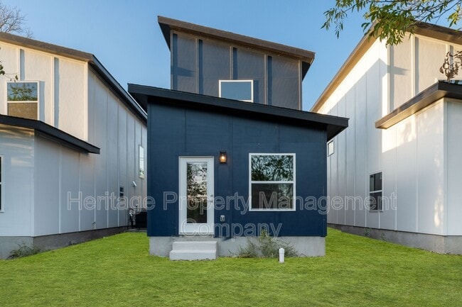 Building Photo - 214 Cooper St