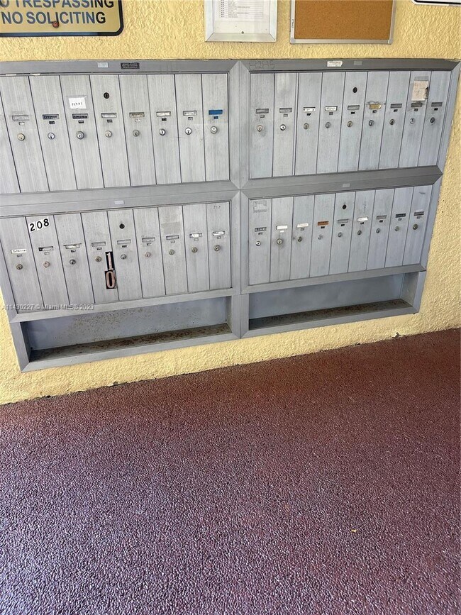 Building Photo - 8285 Sunrise Lakes Blvd