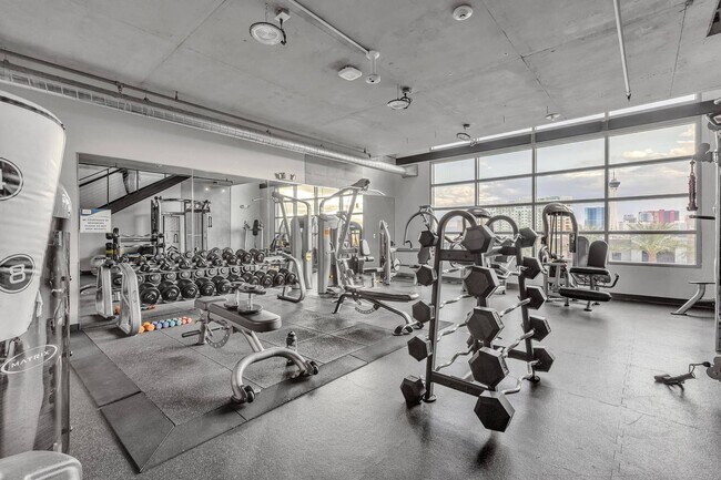 Building Photo - Furnished Juhl Condo w/ Balcony & City Views