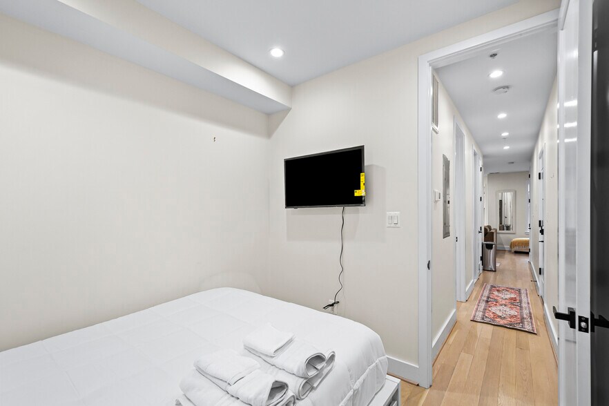 Building Photo - 1808 S St NW