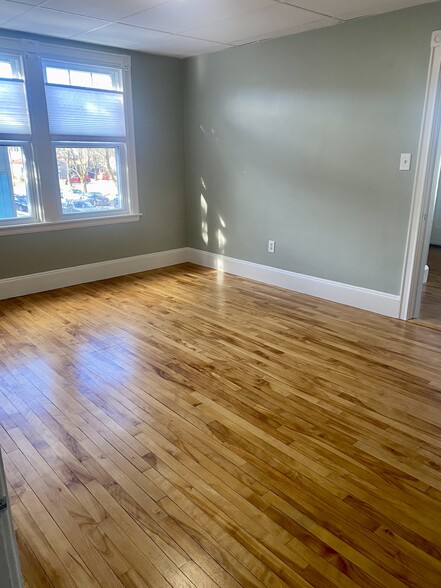 Building Photo - 60 Noyes St