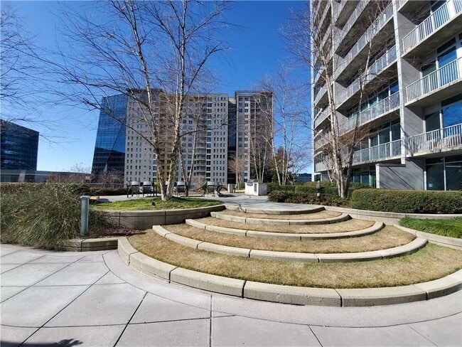 Building Photo - 44 Peachtree Pl NE