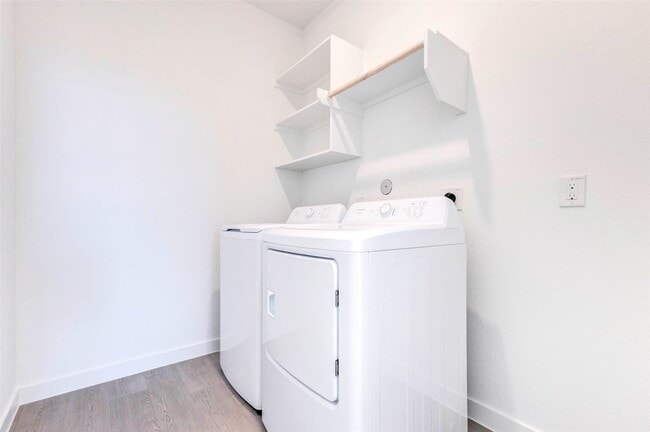 Building Photo - 27410 Sweetwater Bay Dr