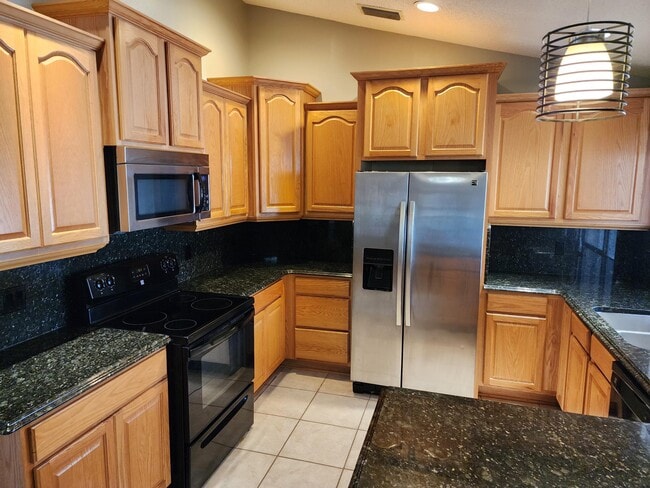 Building Photo - 2153 Royal Poinciana Blvd