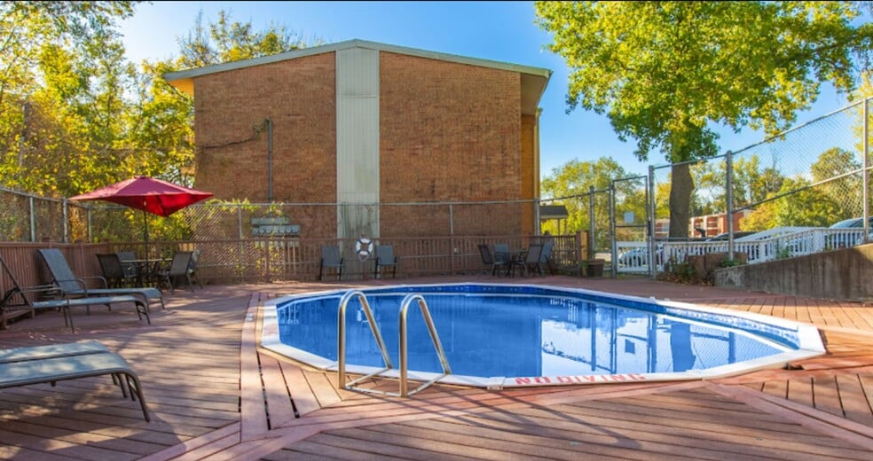 Building Photo - Gateway at Skyline Apartments