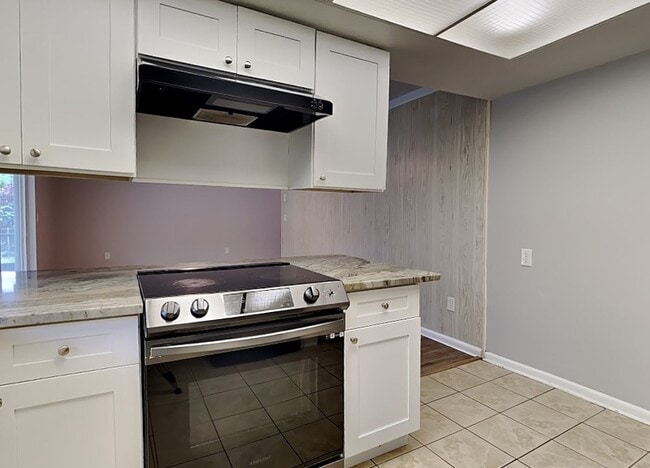 Building Photo - 2810 Bellwood Dr