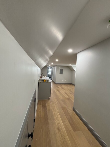 Building Photo - 149 Falcon St