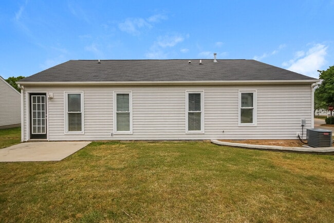 Building Photo - 3242 Hawick Commons Dr