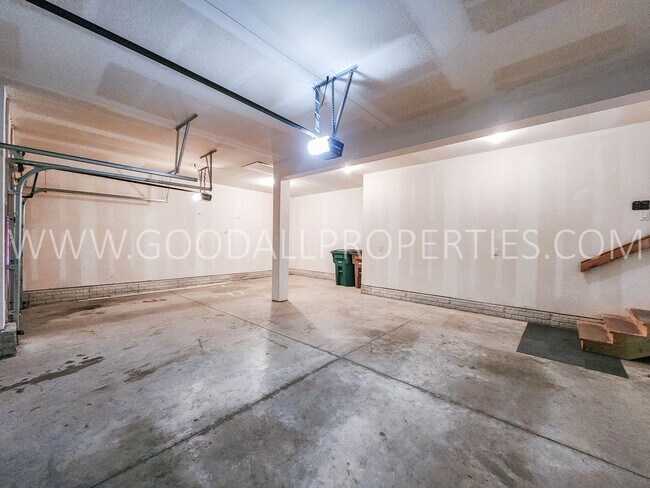 Building Photo - A Must See 4 Bedroom 3.5 Baths in Norwalk with a 3 Car Garage!!!