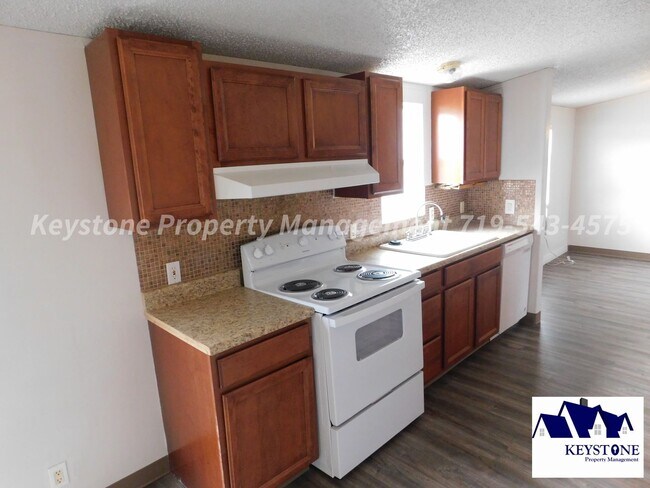 Building Photo - 710 S Walton Dr