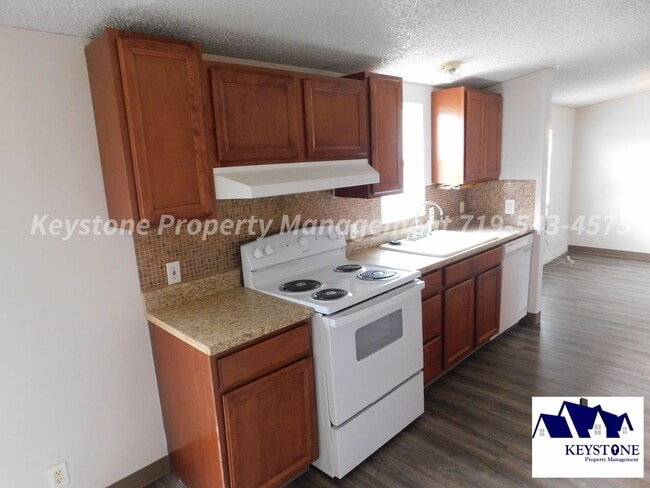 Building Photo - Spacious 3+ Bedroom Home on a Corner Lot in Pueblo West – Over 2,000 Sq. Ft.  $2000/$2000