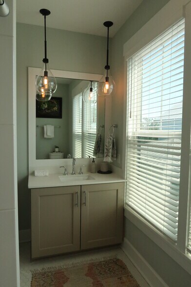 Building Photo - 994 Key Colony Ct