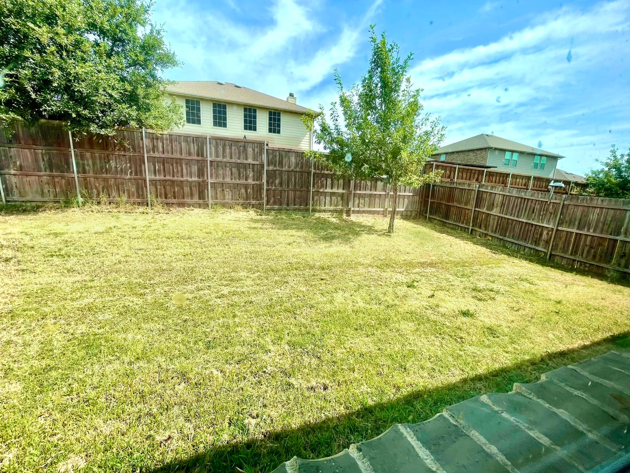 Building Photo - 443 Hayes St