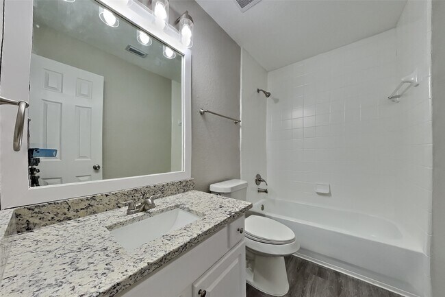 Building Photo - 21535 Sullivan Forest Dr