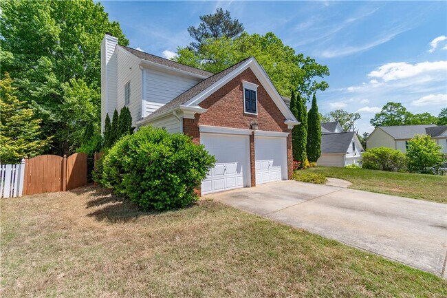 Building Photo - 3895 Tugaloo Dr NE