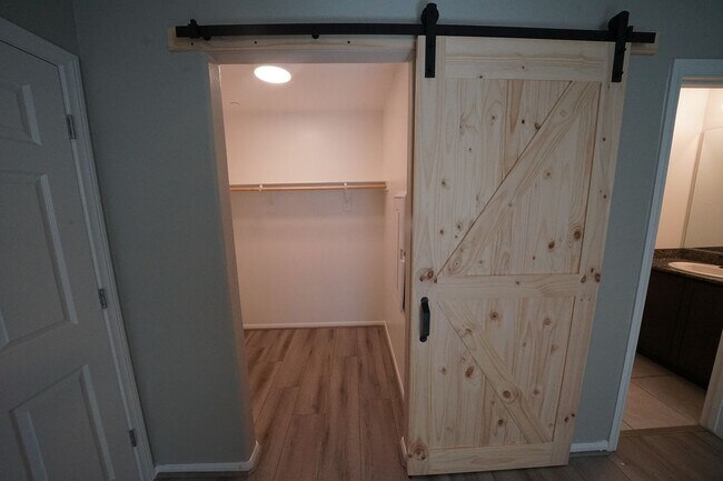 Building Photo - Showings Available Now