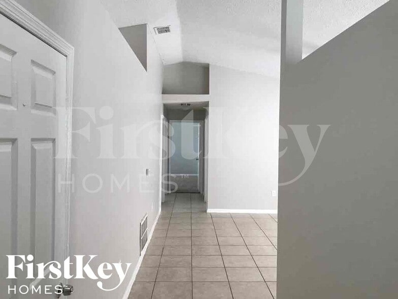 Building Photo - 6505 Viewpoint Ct