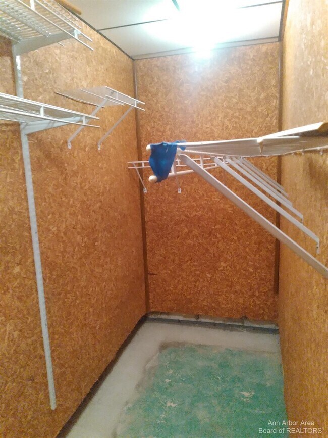 Building Photo - 5383 Textile Rd