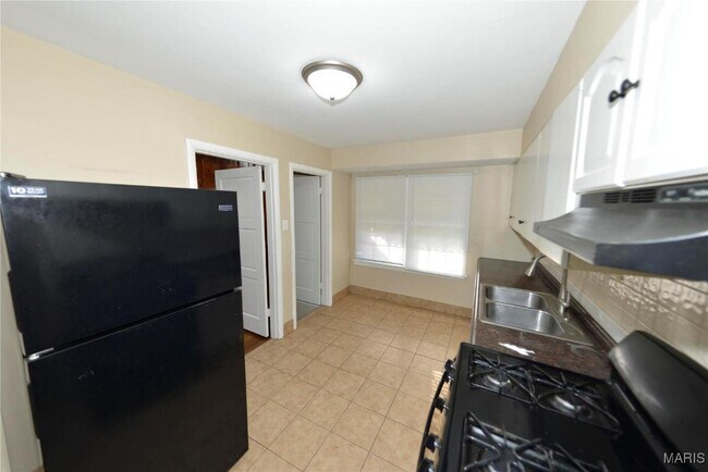 Building Photo - 6127 Shillington Dr