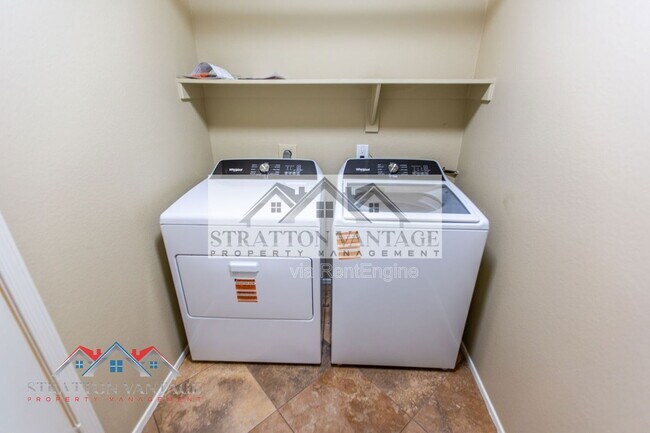 Building Photo - 7420 W Los Gatos Dr