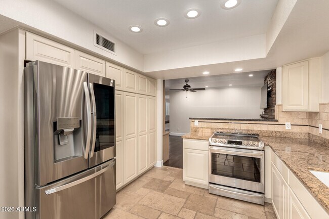 Building Photo - 10638 E Turquoise Ave