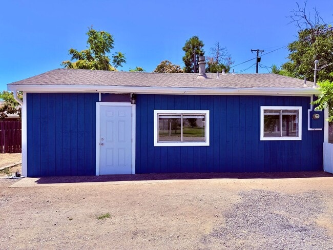 Primary Photo - Adorable two bedroom one bath home in Los ...