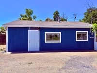 Building Photo - Adorable two bedroom one bath home in Los ...